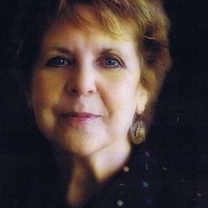 Meet your Posher, Lucienne